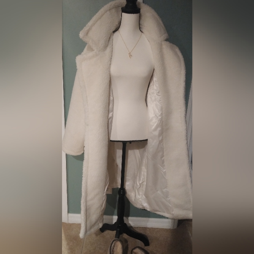 Fabletics Long Teddy Coat XL Bone - Picture 5 of 9